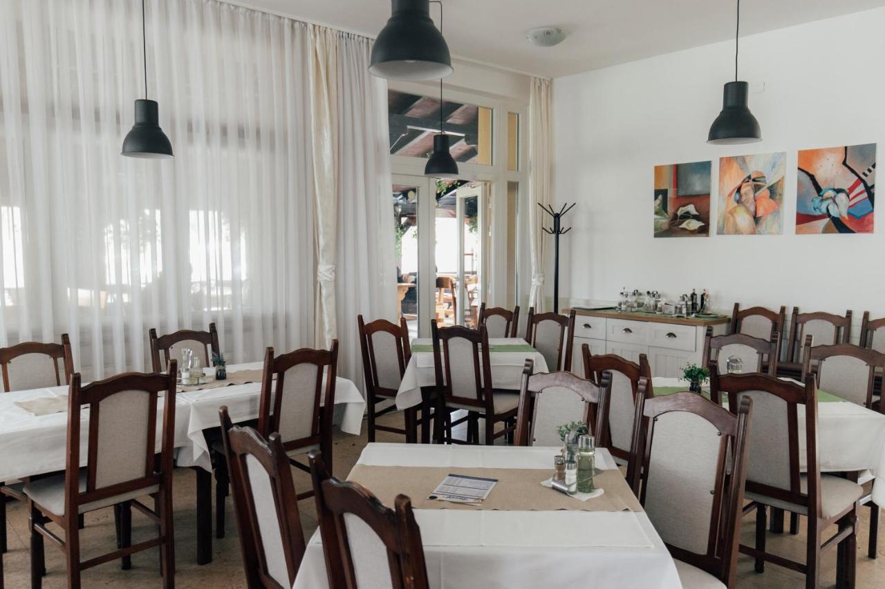 Restoran I Sobe Savic Panzió Krnjak Kültér fotó